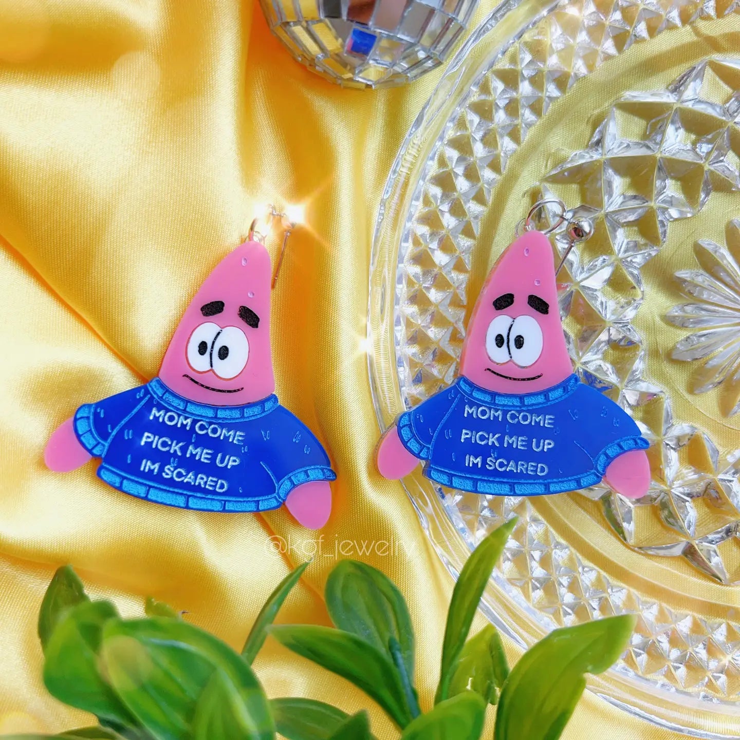 Sweater Patrick Meme Earrings